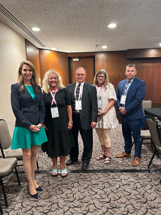 Tillsonburg delegation meets with Minister of Transportation